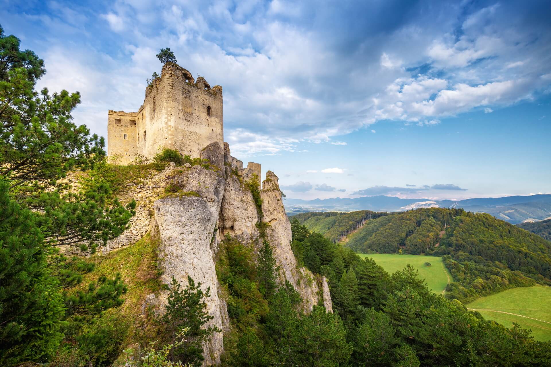 10 Most Beautiful Castle Ruins In Slovakia - Slovakia.travel